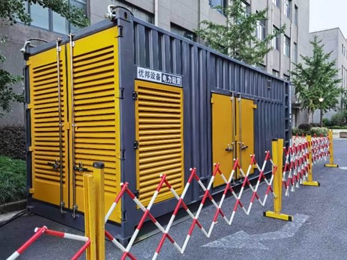 长武如何使用转速表检查发动机的转速？