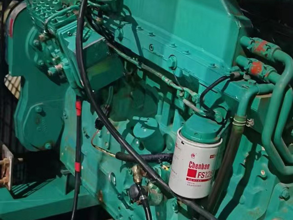 长武如何确定新的发电机组控制系统是否与原系统兼容？